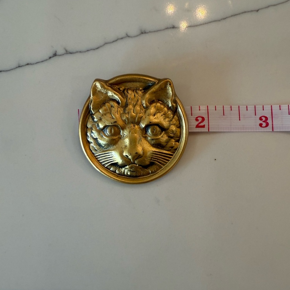 Gold Tone Cat Face Brooch - Picture 2 of 3